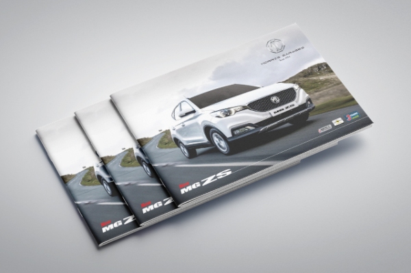 In nhanh SHD thiết kế và in mẫu brochure ô tô số lượng ít