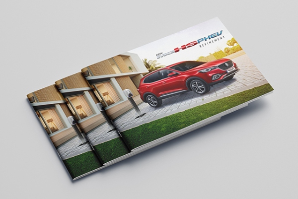 In nhanh SHD thiết kế và in mẫu brochure ô tô số lượng nhiều