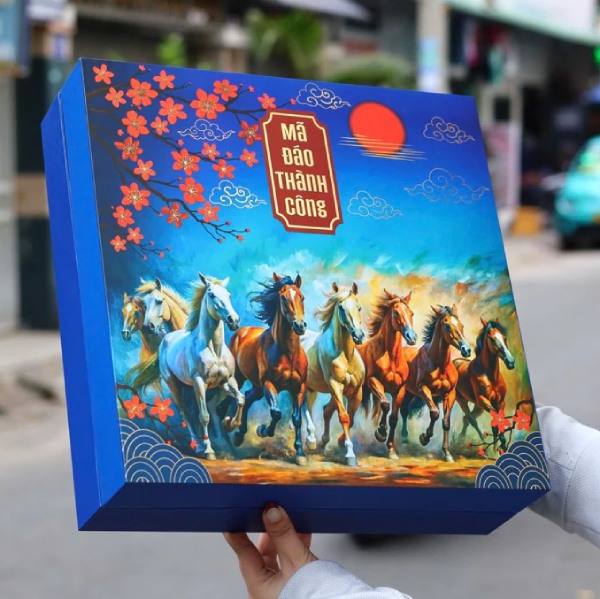 In nhanh SHD thiết kế và in ấn In hộp quà tết Mã Đáo Thành Công đẹp