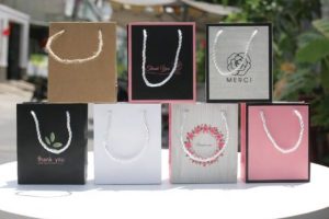 In túi giấy nhỏ giá rẻ, thiết kế theo yêu cầu