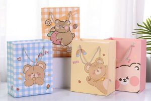 In túi giấy đựng đồ lưu niệm đẹp, chất lượng cao